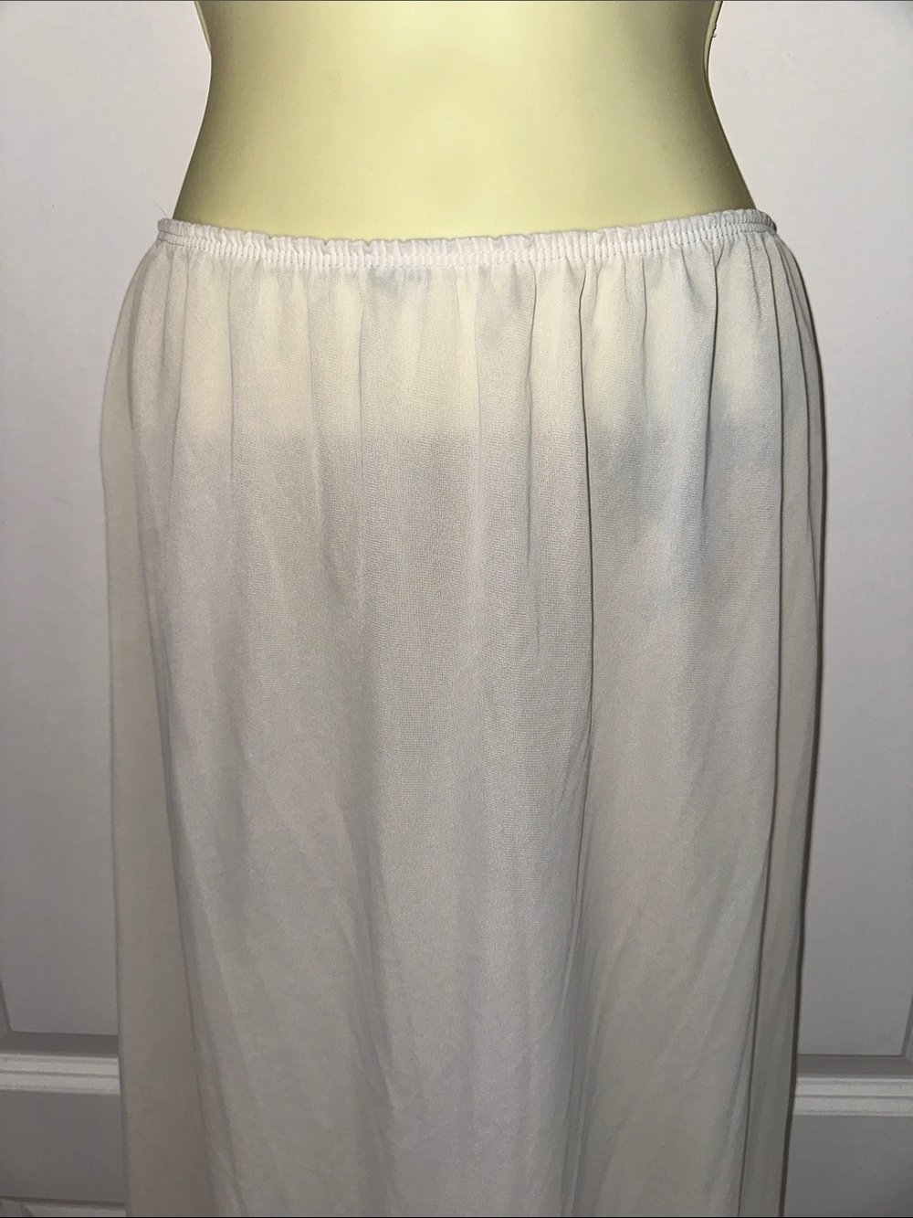 Vintage Lingerie by Dixie Belle‎ White Nylon Long Maxi Half Slip - Picture 2 of 7